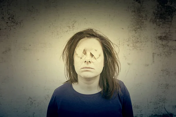 Woman eyes covered — Stock Photo, Image