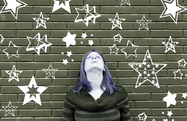 Donna pensando stelle — Foto Stock
