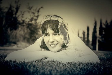 Bahçe içinde gelin