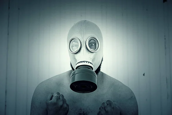 Man with gas chamber — Stock Photo, Image