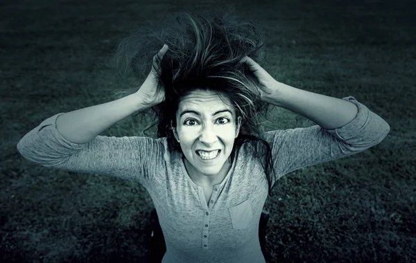 Sarışın kız vurguladı