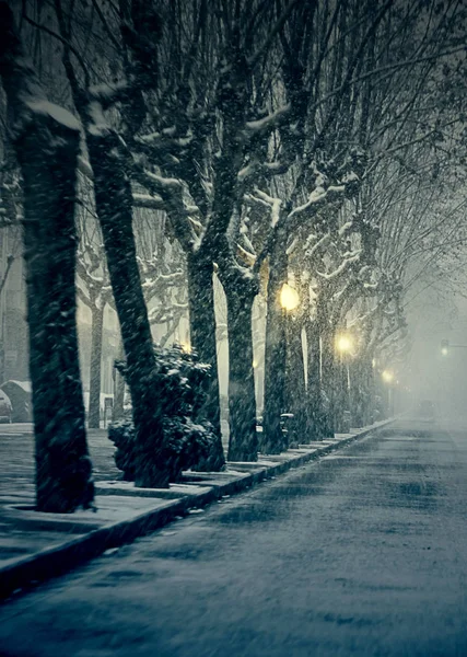 Sneeuwen in de stad — Stockfoto