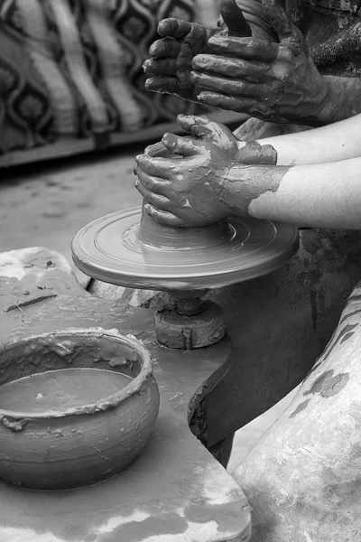 Craftsman with mold — Stock Photo, Image