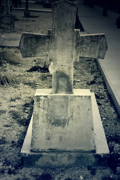 Cross medieval tomb — Stock Photo, Image