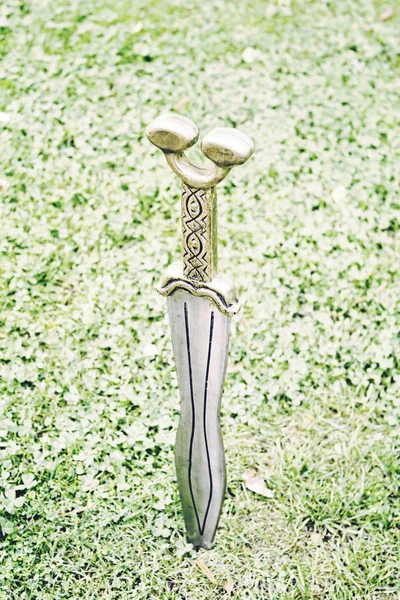 Ortaçağ kılıç bronz — Stok fotoğraf