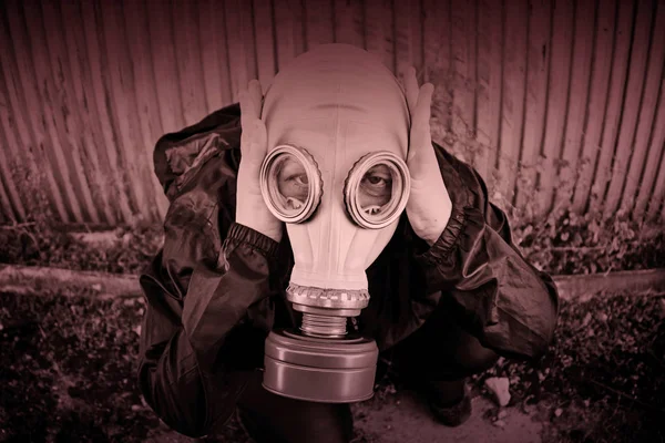 Woman gas mask — Stock Photo, Image