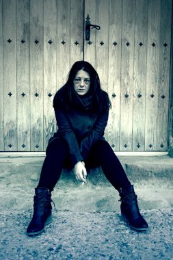 Çürük gözlü kadın