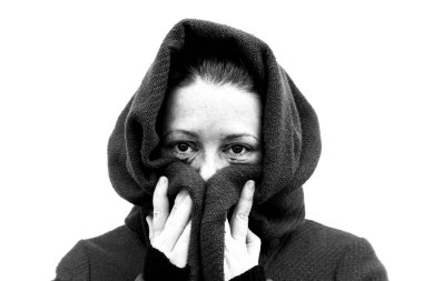 Hırpalanmış kadın gözü bozuk olan