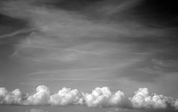 Wolken am Himmel — Stockfoto