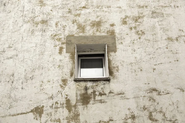 Cephe penceresinde — Stok fotoğraf