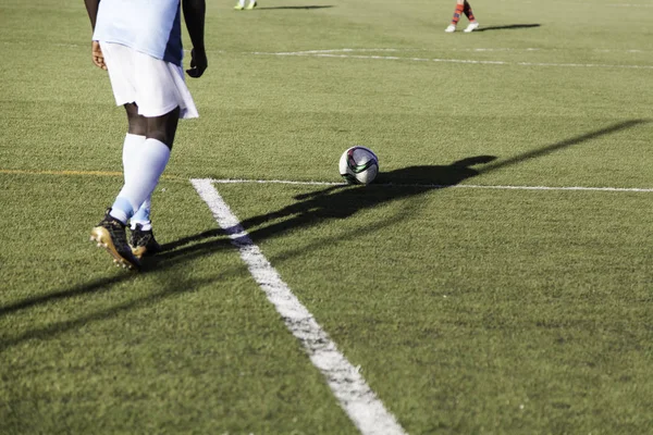 Fotboll spel gräs — Stockfoto