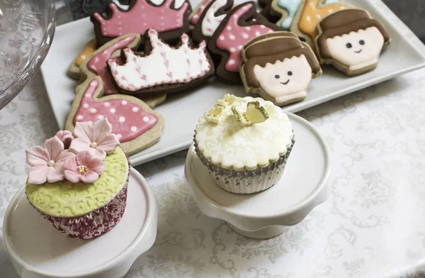 Cupcakes och kakor — Stockfoto