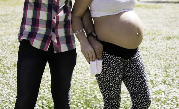 Couple pregnant boyfriends — Stock Photo, Image