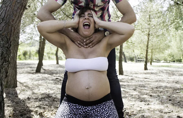 Κατάχρηση έγκυο γυναίκα — Φωτογραφία Αρχείου