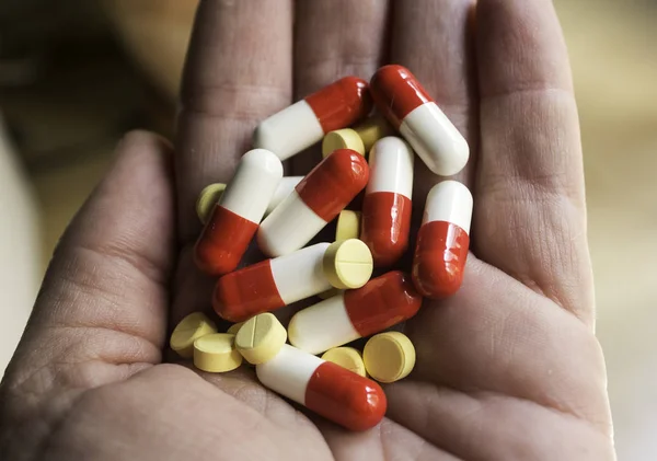 Muchas píldoras médicas —  Fotos de Stock
