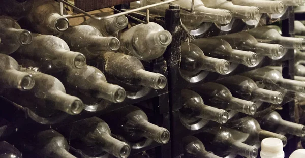 Bottles vine dusty — Stock Photo, Image