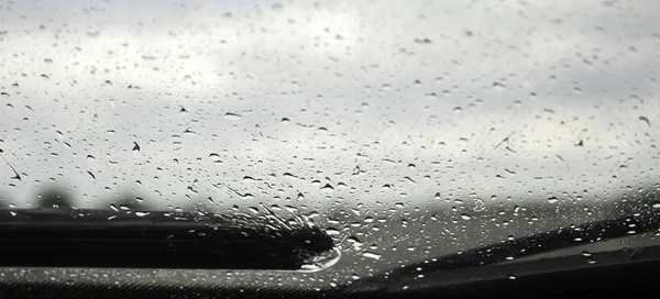 Deszcz na Pióra wycieraczek — Zdjęcie stockowe