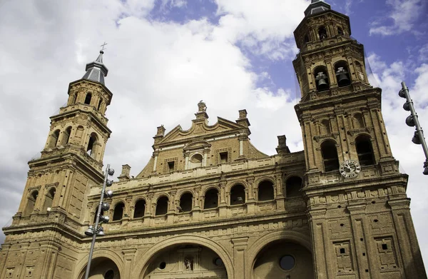 Antica cattedrale architettonica — Foto Stock