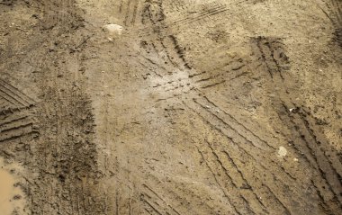 Tekerlek izleri katta