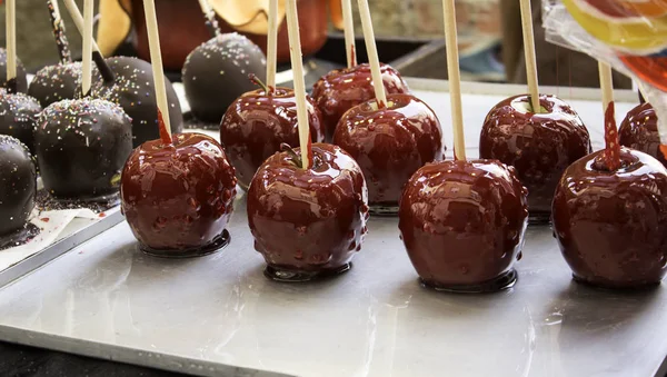 Maçãs de caramelo de chocolate — Fotografia de Stock