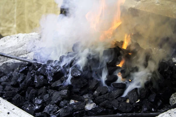 Fuego en forja —  Fotos de Stock