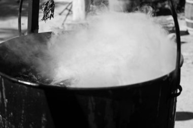 Sihirli kazan duman