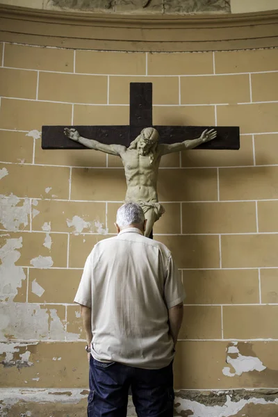 예수님께 기도 하는 남자 — 스톡 사진