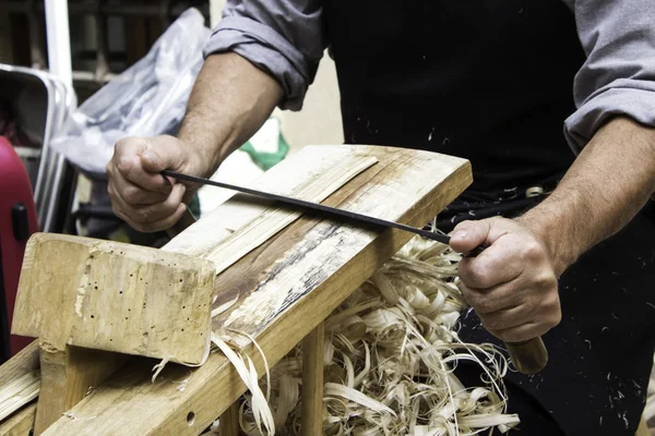 Man working wicker — Stock Photo, Image