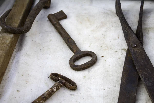 Zardzewiały stalowe klucze — Zdjęcie stockowe