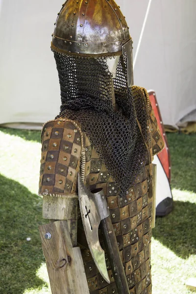 Středověké brnění helma — Stock fotografie