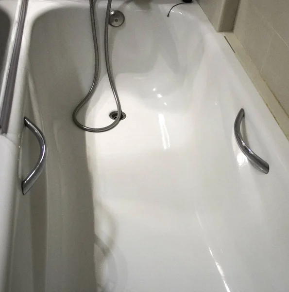 大理石のお風呂のホテル — ストック写真