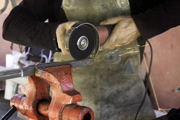 Cutting iron with radial — Stock Photo, Image