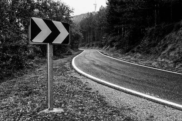 Carro na estrada — Fotografia de Stock