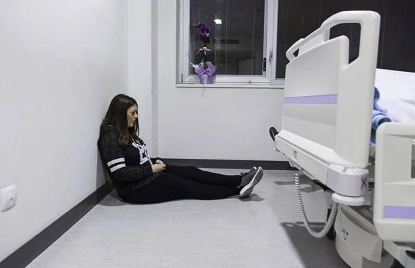 Üzgün kadın Hastanesi — Stok fotoğraf