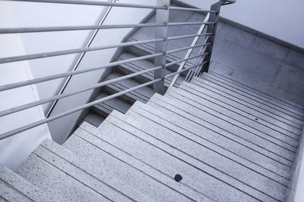 Escaleras interiores de metal — Foto de Stock