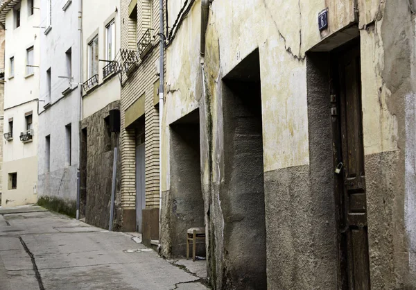 Alley in dorp — Stockfoto