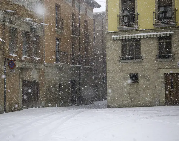 Snowing in the street — Stock Photo, Image