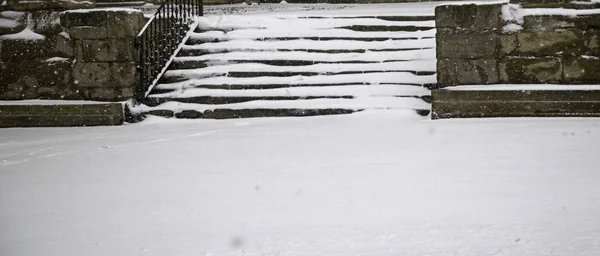 Invierno nieve escaleras — Foto de Stock