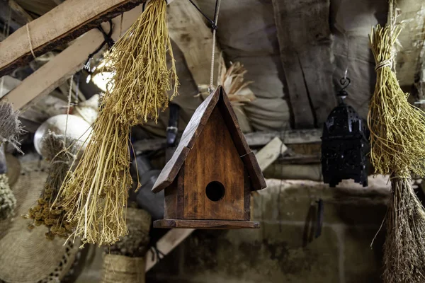 Houten vogel huis — Stockfoto