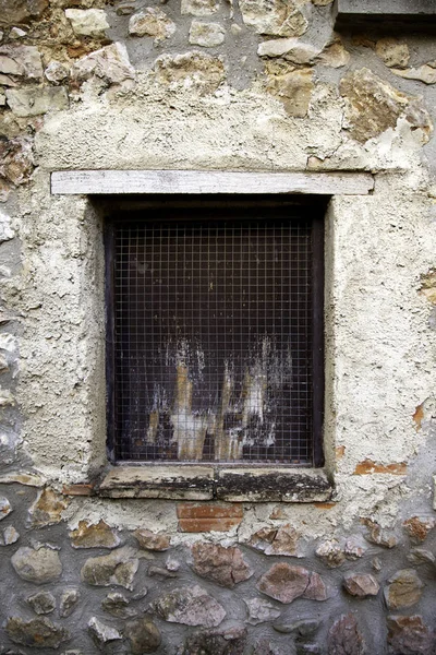 Window in abandoned house — Stock Photo, Image