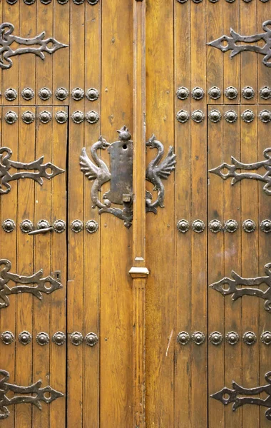 Fechadura da porta de madeira — Fotografia de Stock