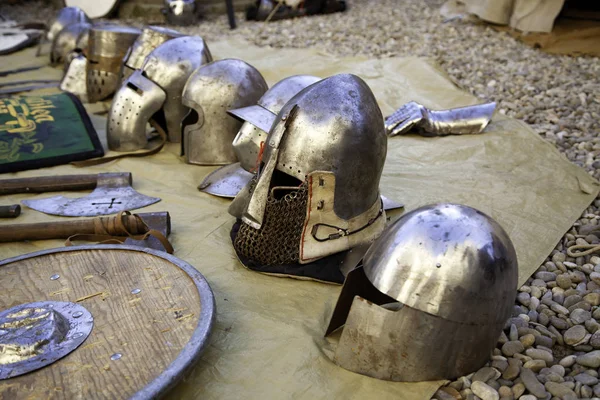 中世纪的装甲头盔 — 图库照片