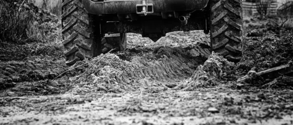 Tractor Wheels Plowing Land Agriculture Vehicle — Stock Photo, Image