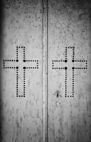 Santuario Cementerio Con Puerta Metal Cruces Religión —  Fotos de Stock