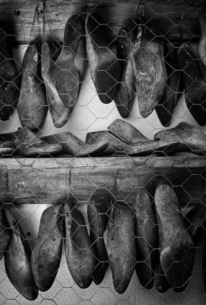 Calzado Antiguo Zuecos Madera Comercio Negocios Complemento —  Fotos de Stock