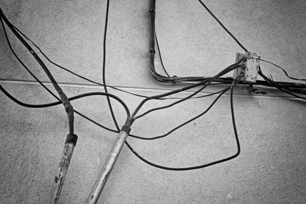 Light Cables dangerous in a bad installation, construction