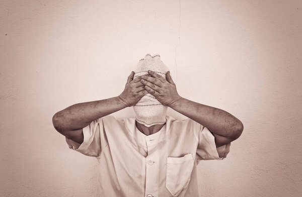 Психиатрический пациент, страдающий психическими расстройствами
