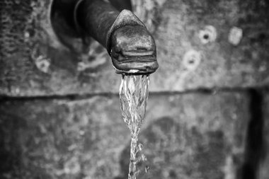 Suyla doldur, serinle ve iç.