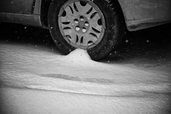 Coche Carretera Nevada Con Hielo Transporte Peligro —  Fotos de Stock