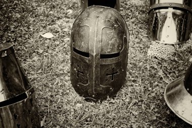 Ortaçağ Miğferleri mi? Çelik ve demirin tarihi